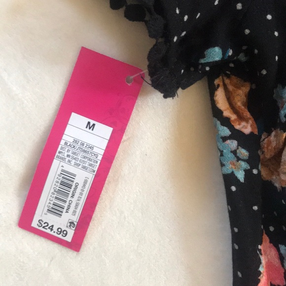 Floral dress with cut out back and zip up! - Picture 5 of 5